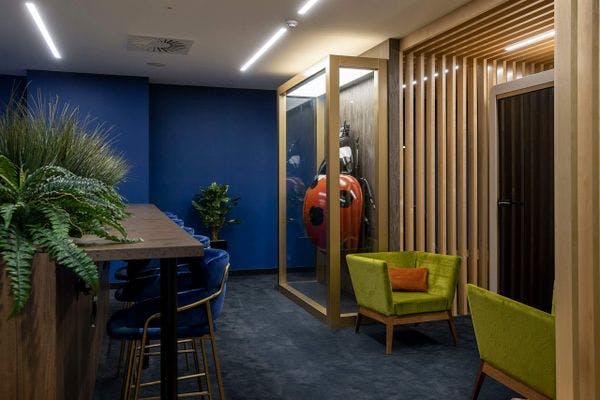 london blackfriars serviced offices breakout area