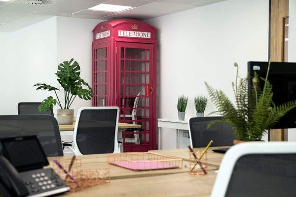 london blackfriars serviced offices phone box