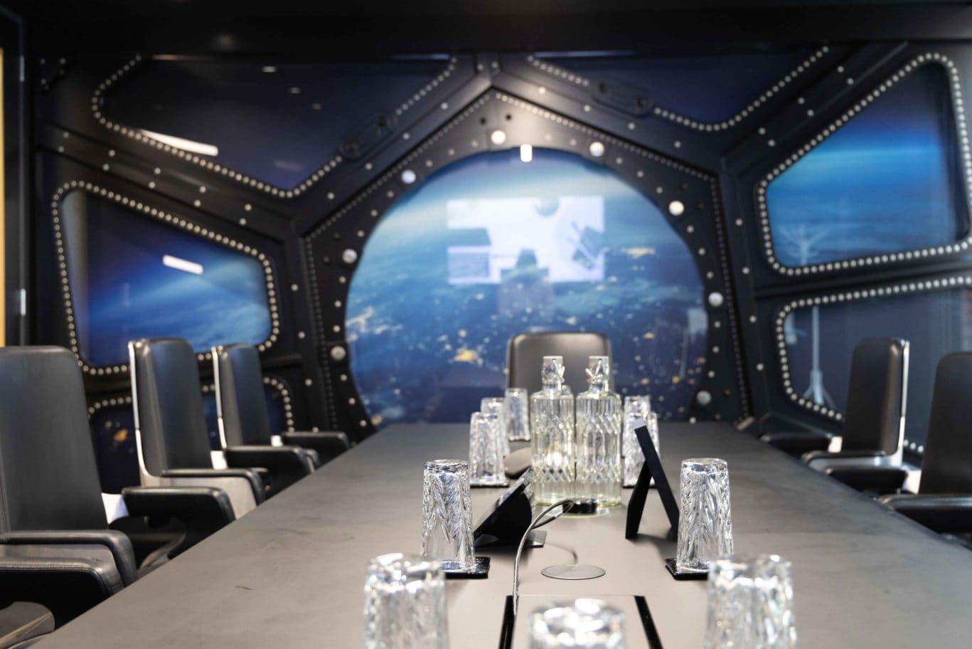 Space Meeting Room