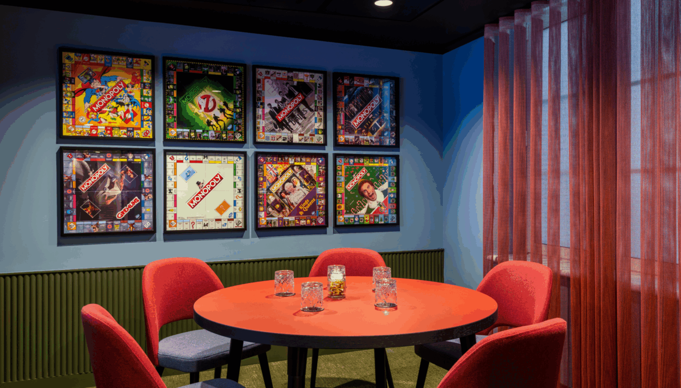 Luxury board meeting room at Office Space in Town Liverpool Street, equipped with best-in-class AV technology, ClickShare wireless presentation, anti-glare screens, and bespoke leather seating for high-level executive meetings.