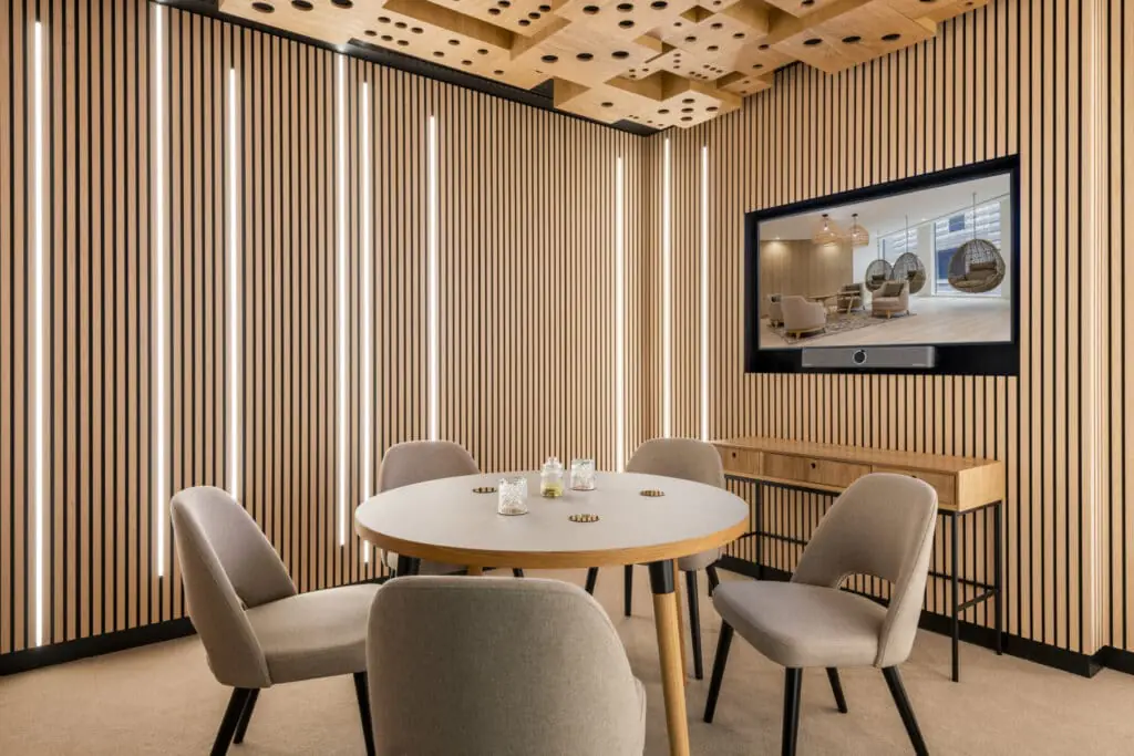 Creative and inspiring Dice room available to hire meeting rooms in Liverpool Street for team brainstorming.